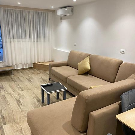 סרנדה Apartaments Rraku מראה חיצוני תמונה