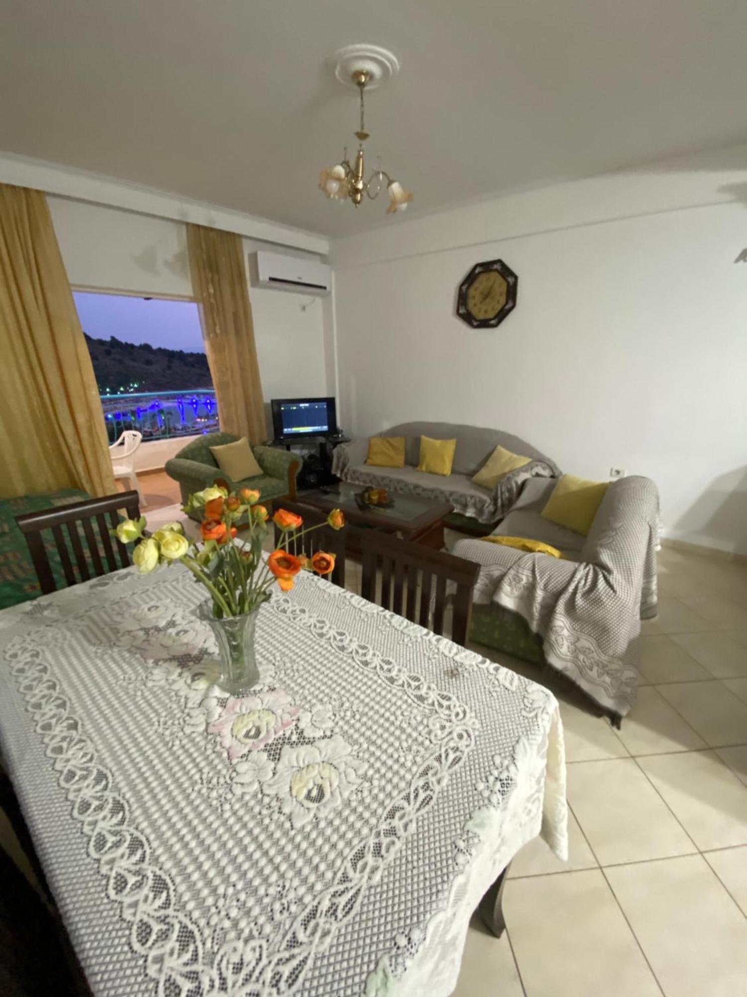 סרנדה Apartaments Rraku מראה חיצוני תמונה
