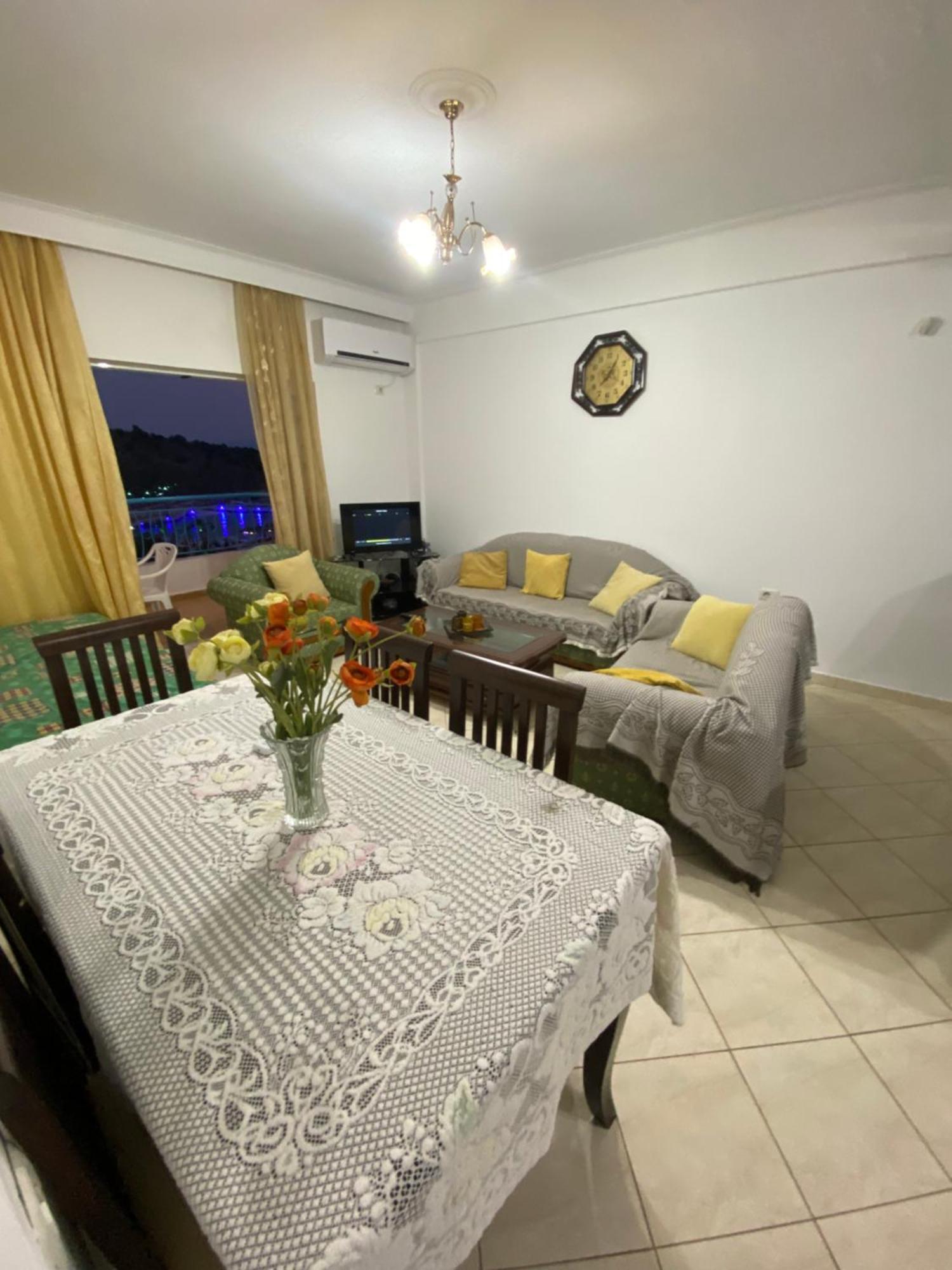 סרנדה Apartaments Rraku מראה חיצוני תמונה