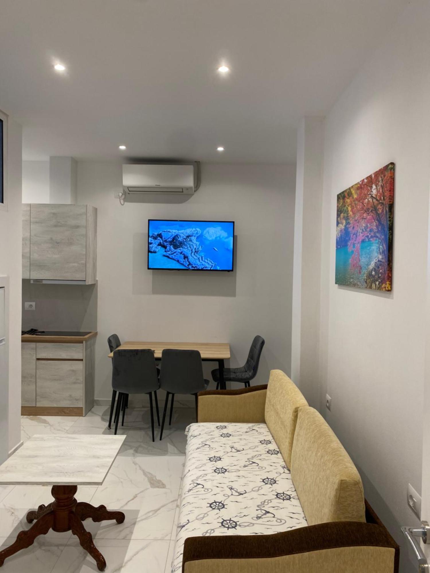 סרנדה Apartaments Rraku מראה חיצוני תמונה