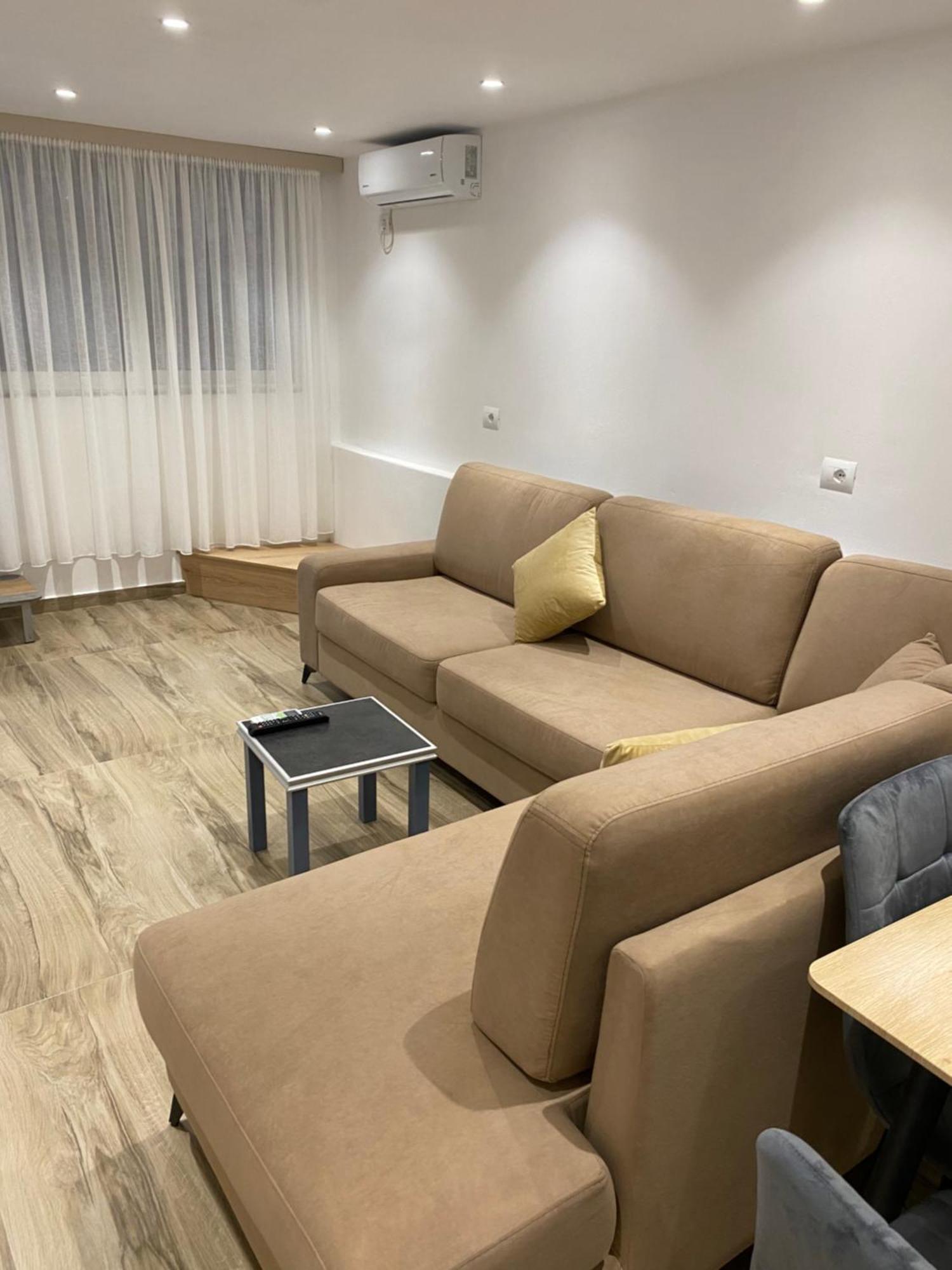 סרנדה Apartaments Rraku מראה חיצוני תמונה