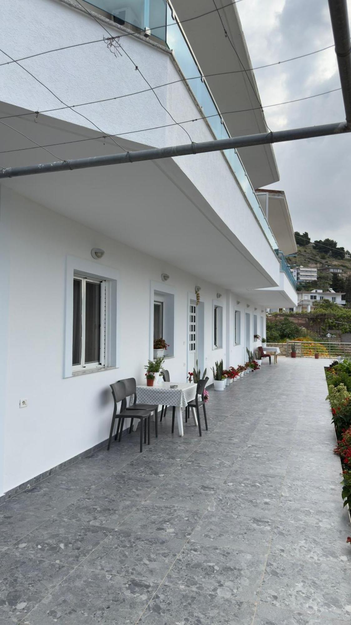 סרנדה Apartaments Rraku מראה חיצוני תמונה