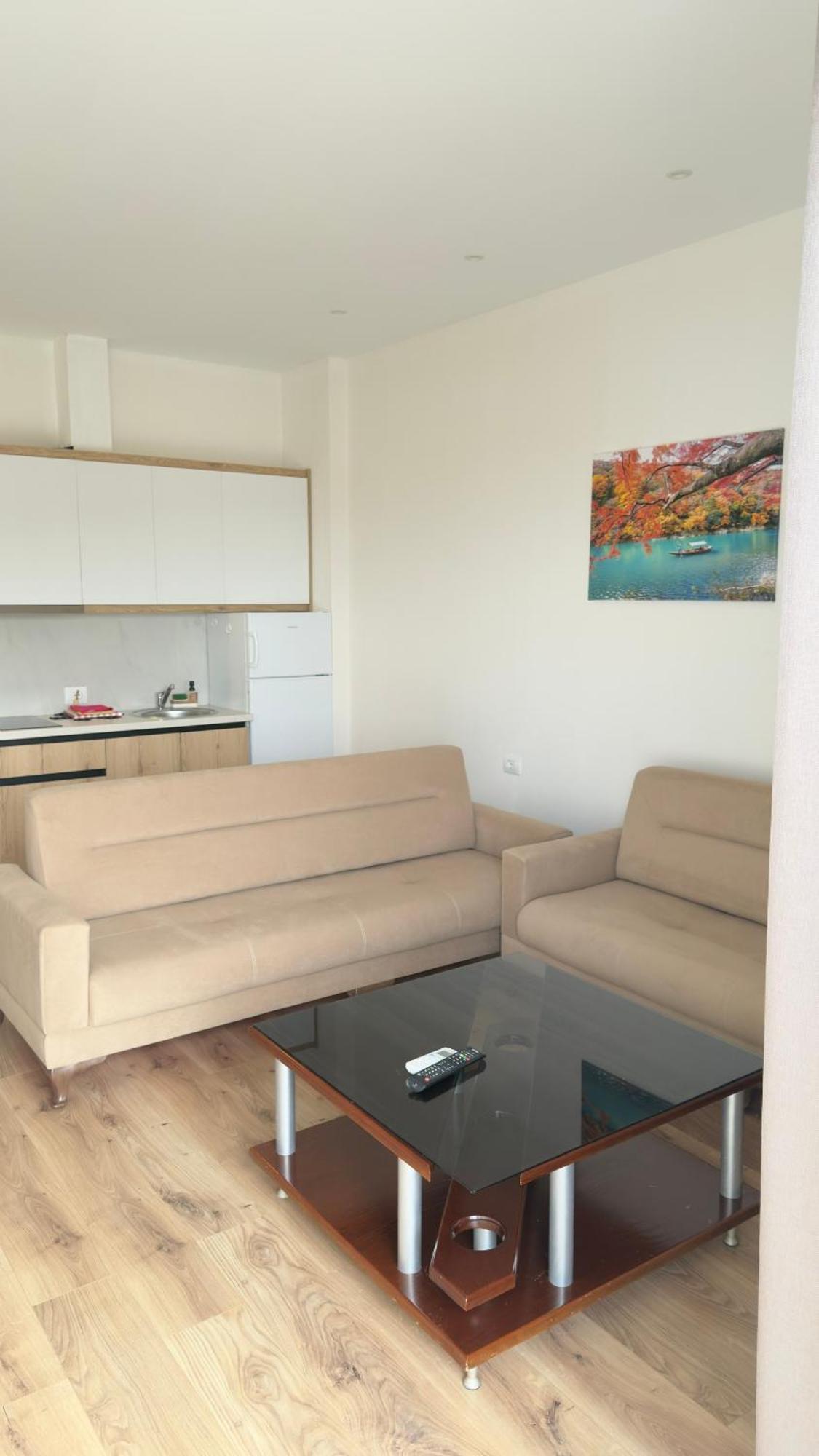 סרנדה Apartaments Rraku מראה חיצוני תמונה